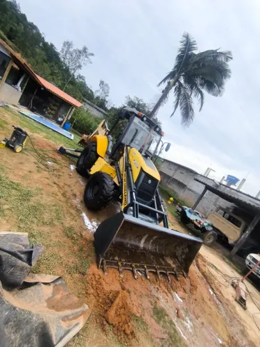 Retroescavadeira New Holland B95B 2015 4x4