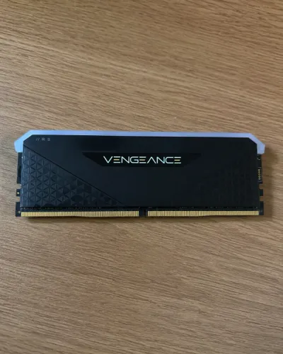 16GB RAM Corsair Vengeance RGB , 3200MHz, DDR4