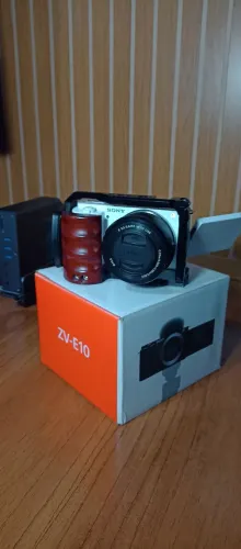 Sony ZV-E10 + Lente 16-50mm - Excelente estado