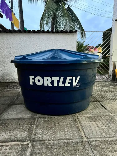 Caixa de água 1.000L