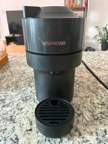 Cafeteira Espresso Nespresso Vertuo Pop Preta 220V