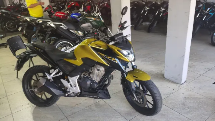 HONDA CB TWISTER 300F AMARELA 2023 Shalon veículos Cariacica