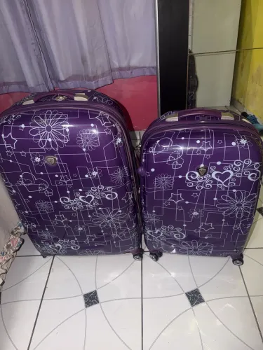 Vendo 2 malas novas belíssimas 300