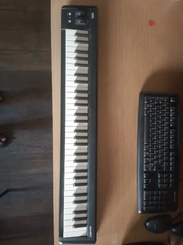 Controladora Korg MicroKey-2 61 teclas