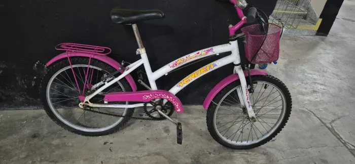 Bicicleta Infantil Aro 20 cestinha buzina