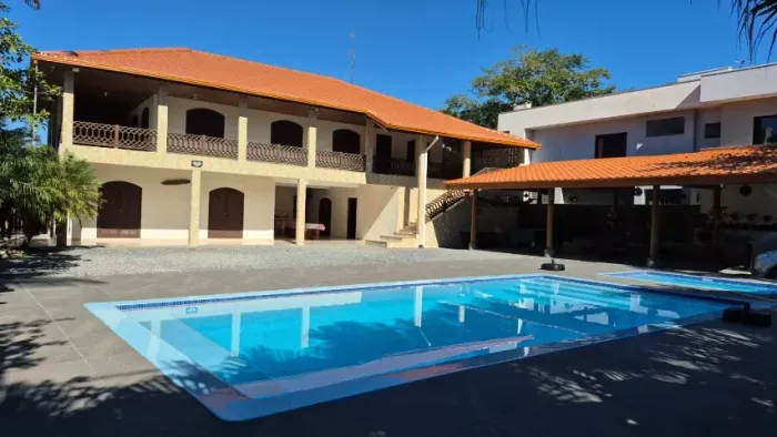 casa de praia Itapoá SC, para 30 pessoas, 9 quartos, piscina adulto e infantil. mobiliada
