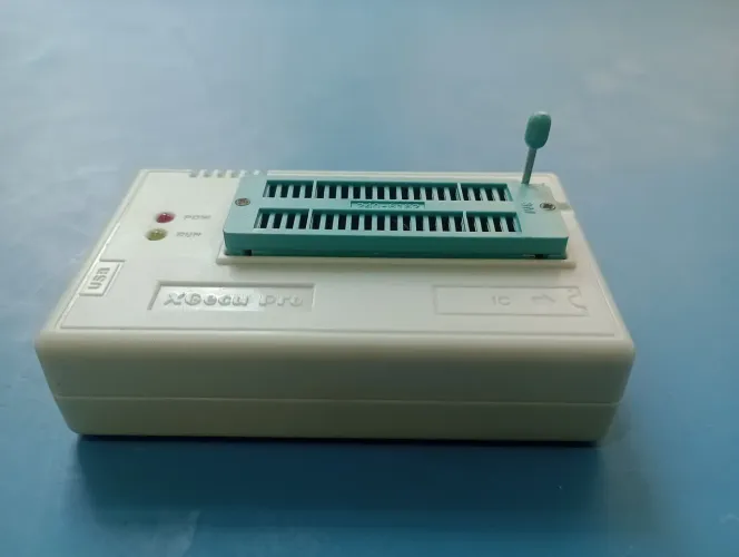 Programadora EPROM BIOS MEMÓRIA FLASH NAND TL866 II PLUS Com Acessórios Semi nova
