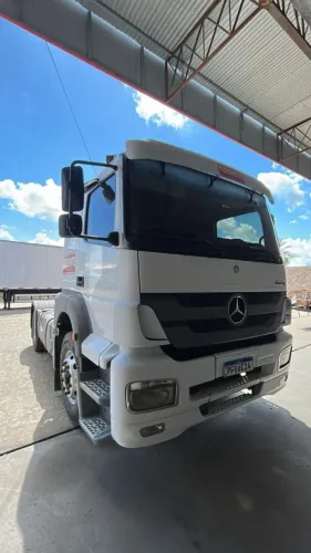 MERCEDES BENS AXOR 1933 ANO 2013