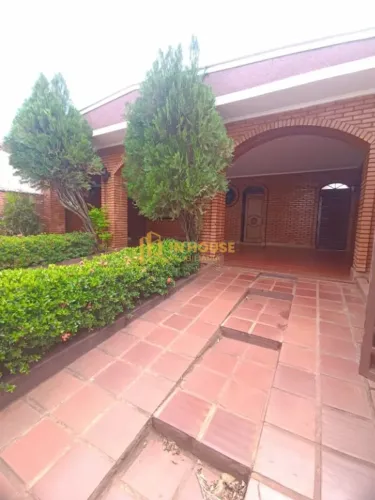 Casa Padrão para Alugar na Vila Tibério - Ribeirão Preto