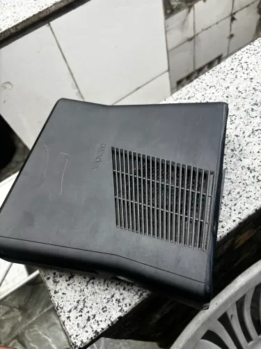 Vendo Xbox 360 preto