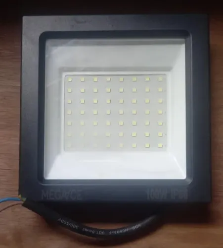 Refletor LED 100W IP66 8000 Lúmens Branco frio