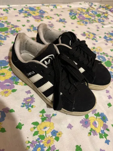 TENIS USADO ADIDAS 35 EXCLUSIVO