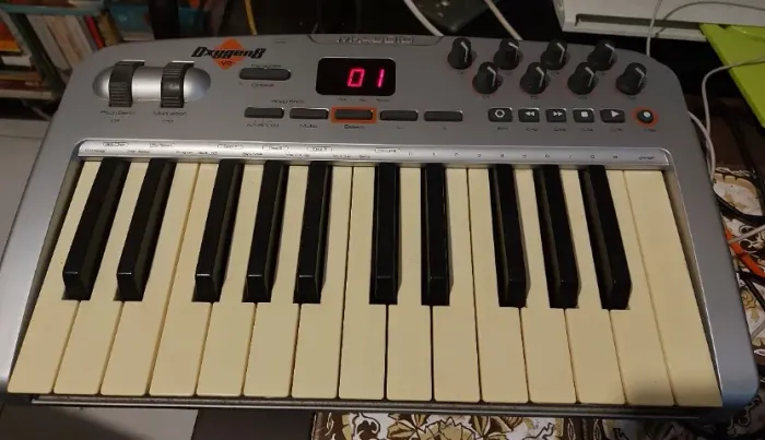 M-Audio Oxygen 8 V2 teclado controlador MIDI plug & play usb
