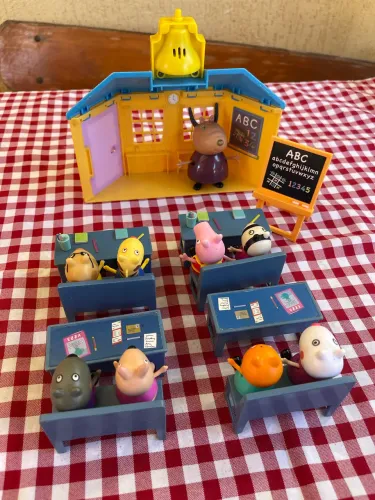 Kit 2 em 1 Escola Peppa Pig