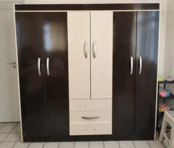 Guarda-roupa casal 1,80m x 2,02m usado, desmontado, retirada pelo comprador