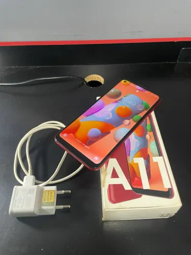 Samsung Galaxy A11 64GB - Completo, Conservado e Funcionando Perfeitamente
