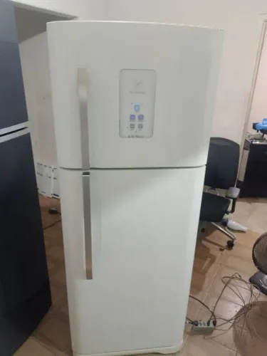Geladeira Eletrolux 320litros TF38