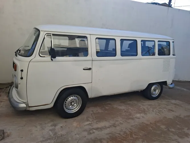 Volkswagen Kombi Standard/ Luxo/ Serie Prata 1996