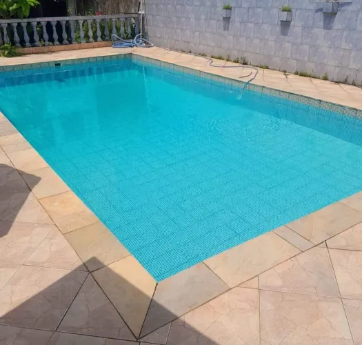 Alugo casa com piscina para temporada  em Vargem Grande