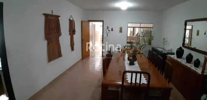 Casa à venda, 4 quartos, Presidente Roosevelt - Uberlândia/MG - Rotina Imobiliária