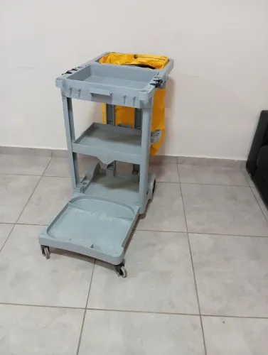 Carrinho de limpeza profissional