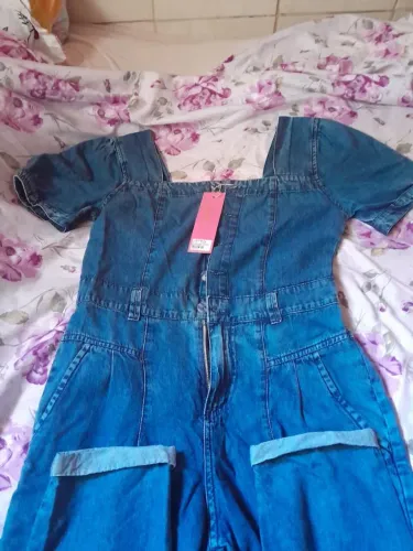 Macacão jeans tamanho 38