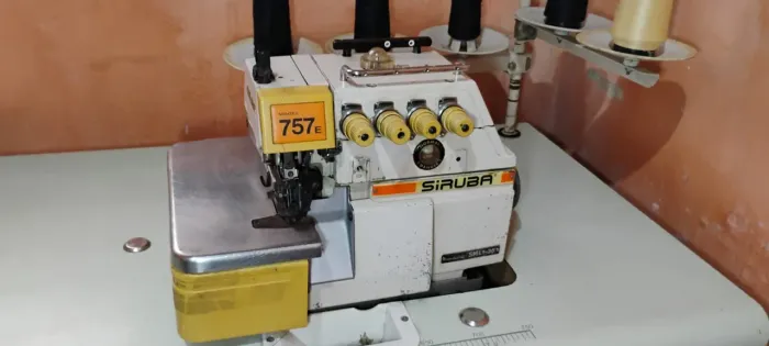 Máquina de Costura INTERLOCK