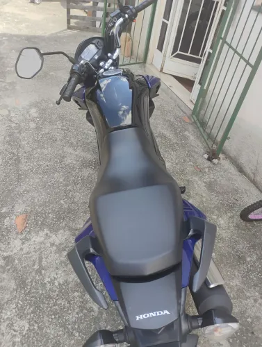 Titan 160