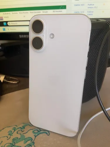 iPhone 16