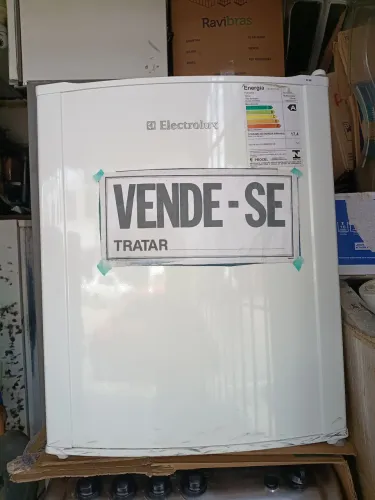 Vendo um frigobar Eletrolux 