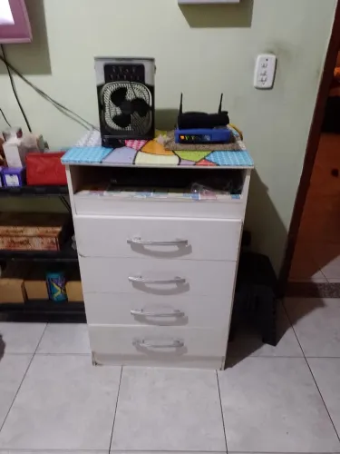 Vendo cômoda branca