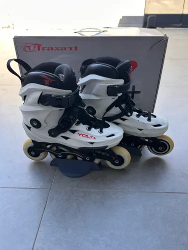 Patins Traxart Volt+ ABEC 9 Tamanho 37/38 R$ 600