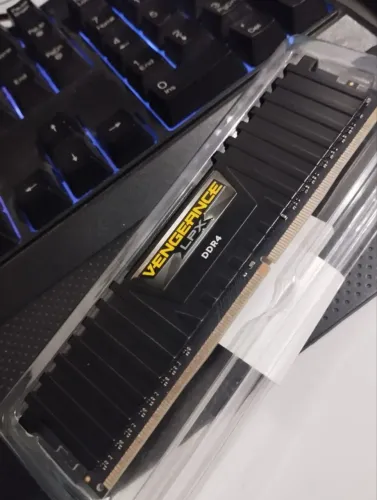 MEMORIA RAM CORSAIR DDR4 8GB 2400MHZ VENGEANCE LPX