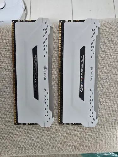 Memoria Ram 2x8 (16gb) DDR4 2666Mhz RGB