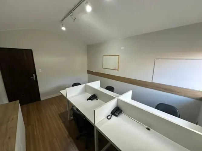 SALA COMERCIAL ZONA 05 | 5-6 PESSOAS | MOBILIADA | SEM FIADOR