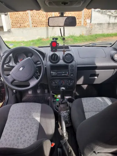 Ford Fiesta Sedan 1.0 8V Flex 4P 2011