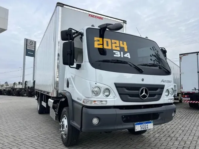 MB Accelo 1017 ano 2024/24