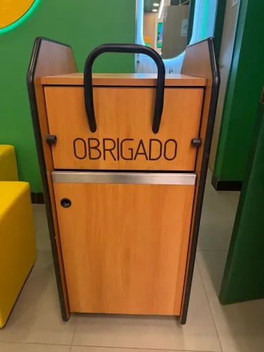 Lixeira salão com cesto