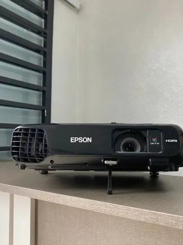 Projetor Epson S18+ HDMI/VGA