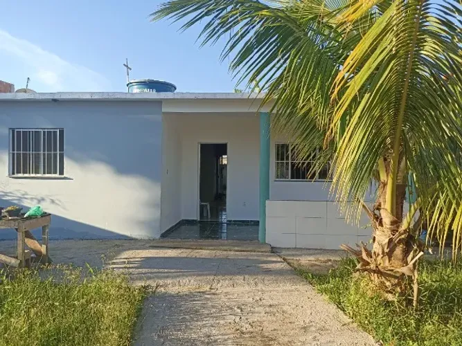 Casa em Itaipuaçu com quintal independente.