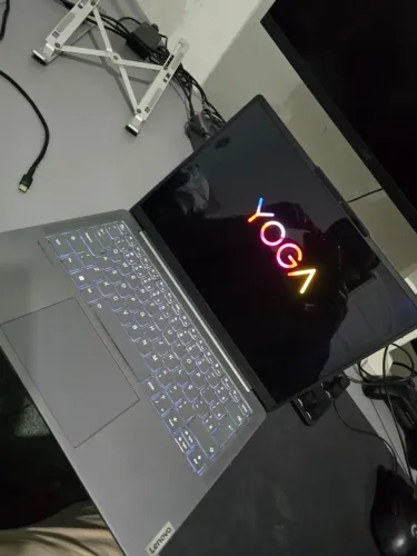 Notebook Lenovo Yoga Slim 7i, Intel Core Ultra 5 125H, em perfeito estado