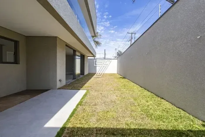 CASA EM CONDOMÍNIO FECHADO BOA VISTA 3 SUITES 4 VAGAS