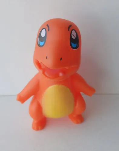 BONECO MINIATURA POKEMON CHARMANDER OCO