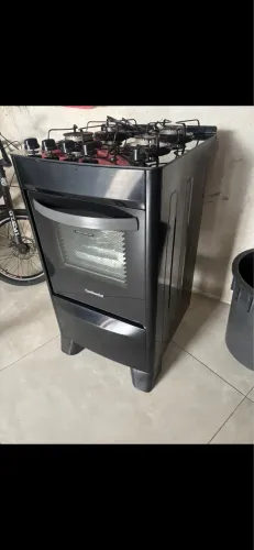 Vende-se fogão em ótimo estado (usado)