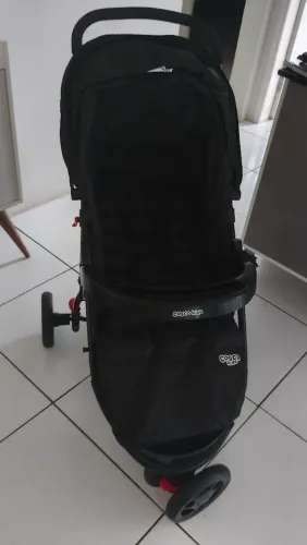 Vendo carrinho de bebê semi novo