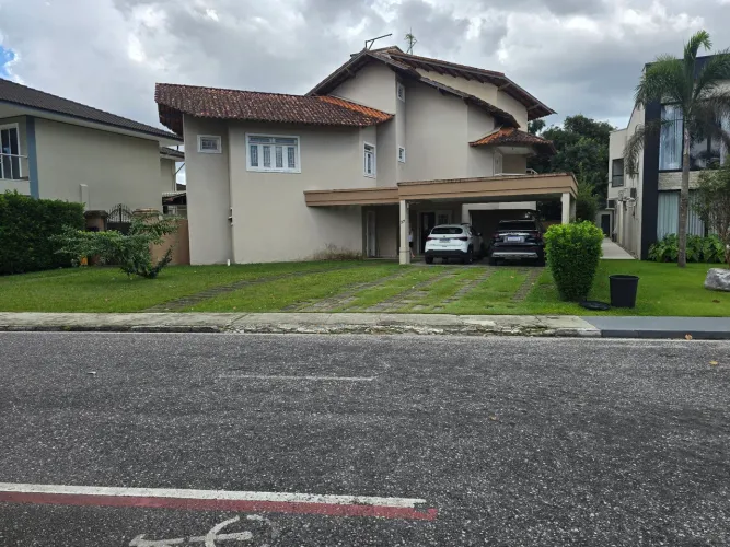 Cristal Ville casa na av principal 900m2 terreno