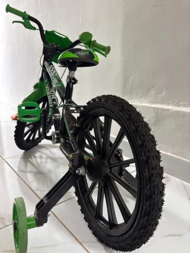 Bicicleta poucas vezes usada