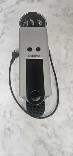 CAFETEIRA NESPRESSO ESSENZA MINI
