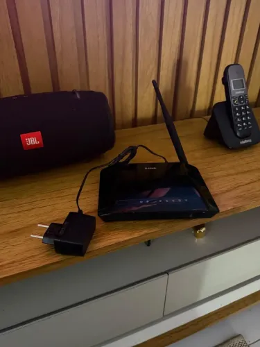 Roteador de internet em perfeito estado.
