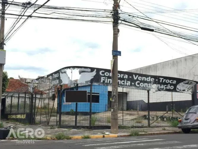 Área em ótima localização, excelente para Garagem de veículos.